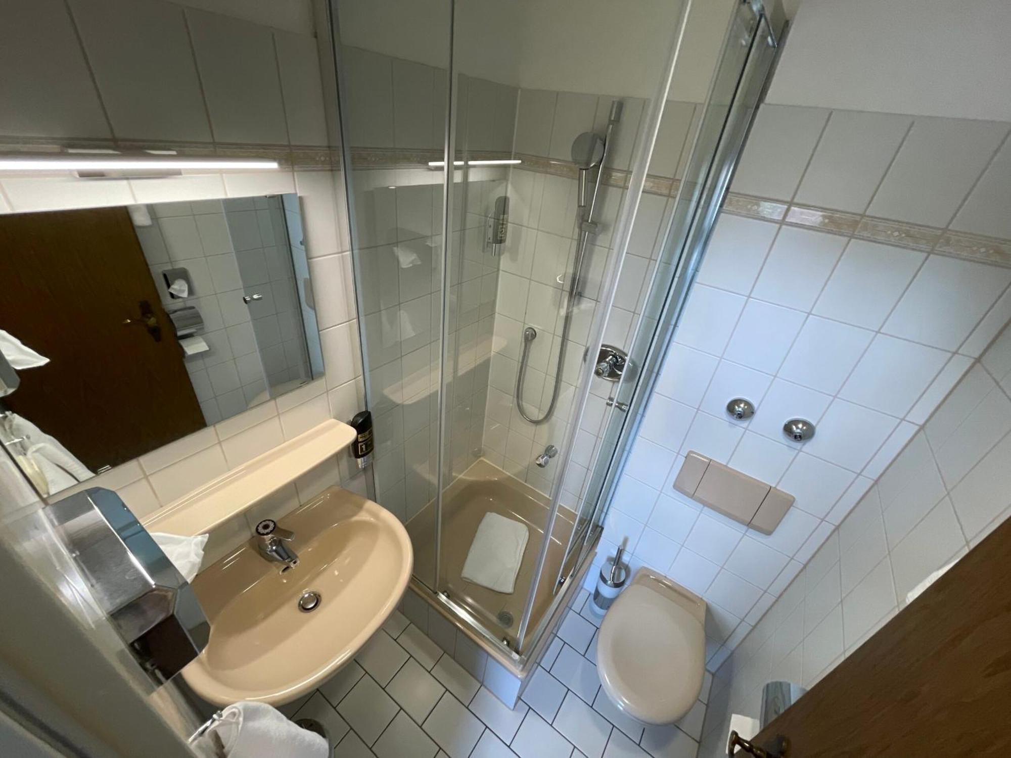 Gaststaette Zur Eiche Hotell Hannover Exteriör bild