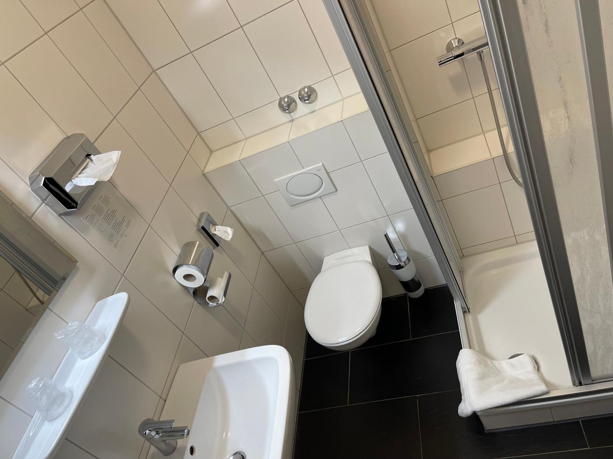 Gaststaette Zur Eiche Hotell Hannover Exteriör bild