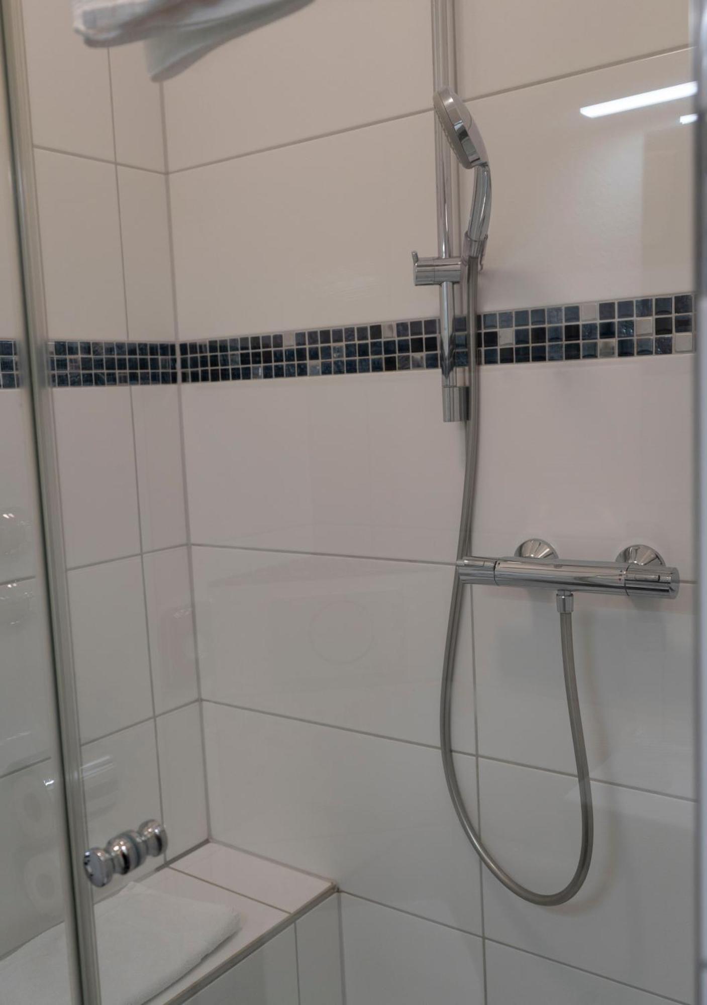 Gaststaette Zur Eiche Hotell Hannover Exteriör bild